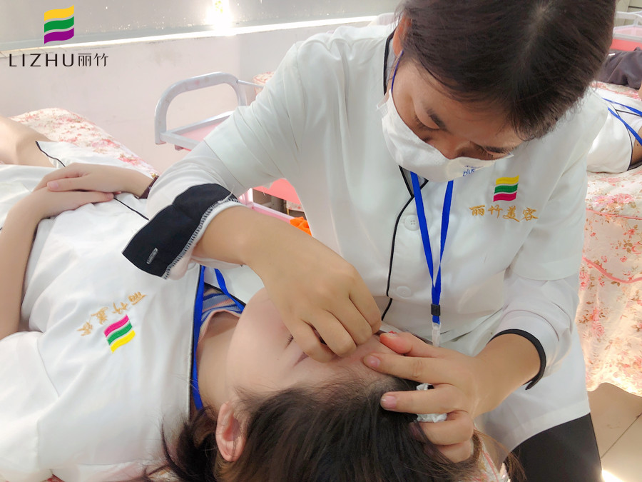 紋眉后的隱藏注意事項，廣西紋繡學(xué)紋眉幫你總結(jié)