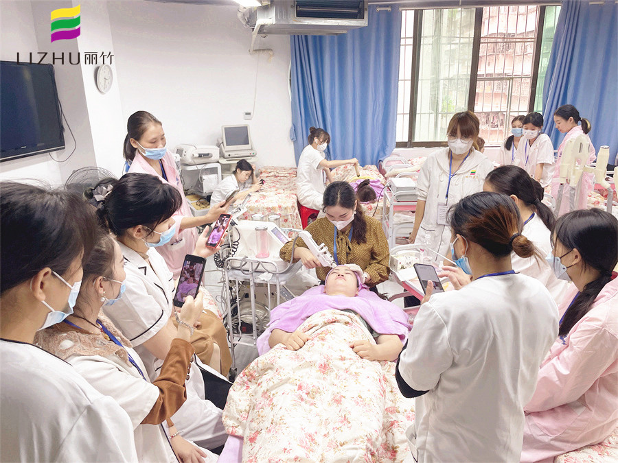 水光槍使用后注意事項(xiàng)，南寧美容儀器培訓(xùn)學(xué)校講解