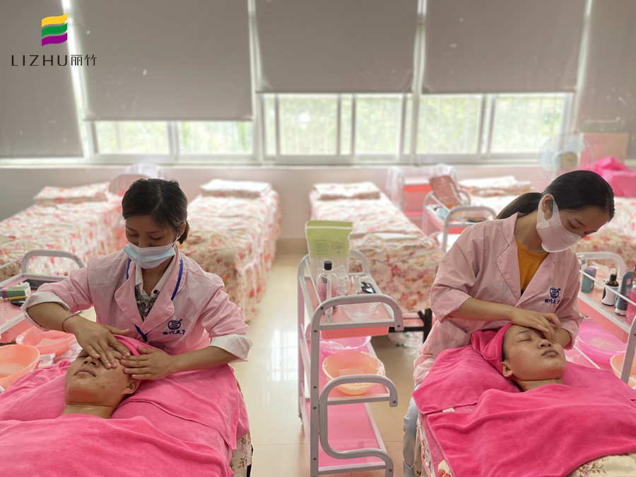 皮膚反復(fù)過 敏如何護(hù)理？廣西皮膚管理課程