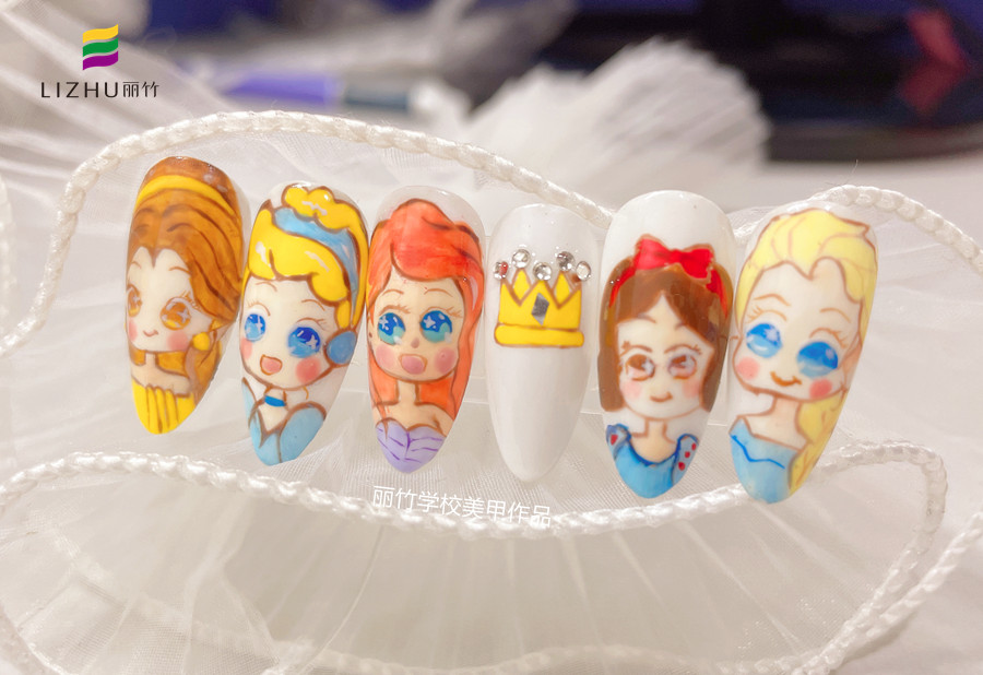迪士尼公主美甲&可愛熊雕花美甲，廣西美甲師進(jìn)修班作品