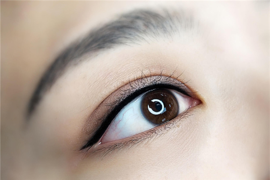 美瞳線發(fā)藍(lán)暈色怎么辦？南寧紋繡學(xué)美瞳線