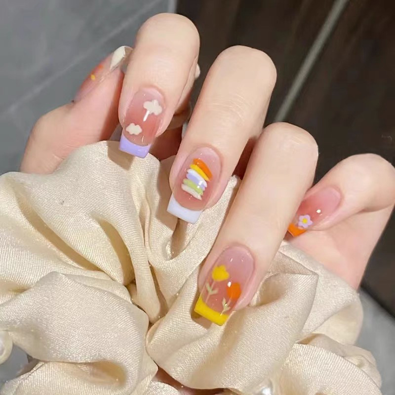 適合夏日做的短甲美甲，南寧美甲學(xué)習(xí)中心收集