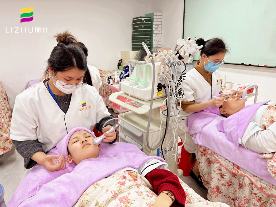 南寧哪里可以學美容儀器？美容儀器好學嗎