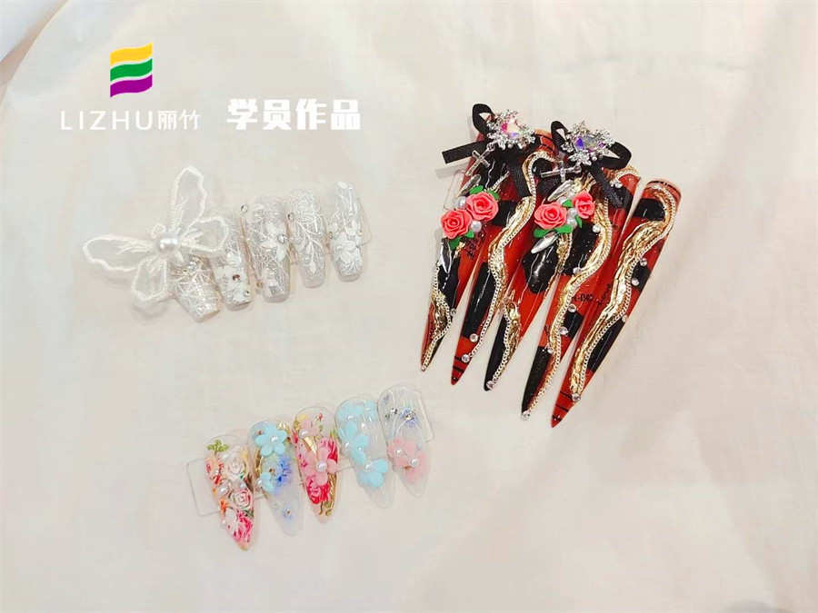 雕花設計美甲，廣西美甲課堂實訓作品