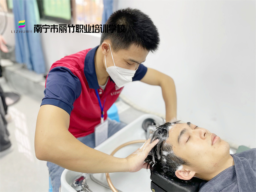 如何判斷頭發(fā)類型？零基礎學洗護