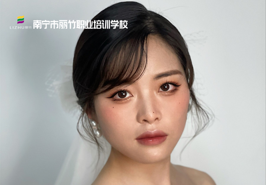 韓式新娘造型，南寧化妝培訓(xùn)新娘造型作品