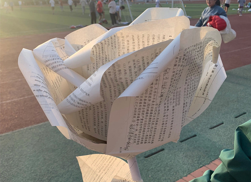 紙卷玫瑰花教程 ???，廣西花藝紙花培訓(xùn)課程分享