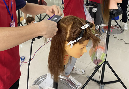 頭發(fā)拉直后的護(hù)理方法，廣西美發(fā)護(hù)發(fā)培訓(xùn)班課程