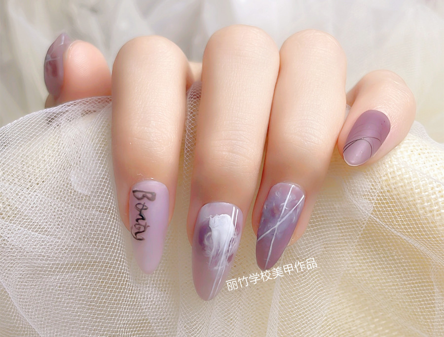 紫色芋泥美甲，廣西美甲職業(yè)技能學校作品