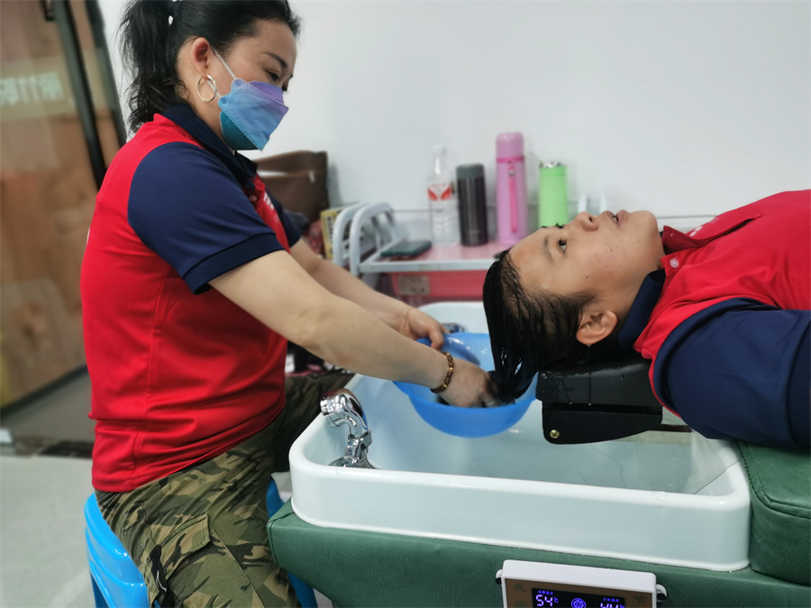 南寧美發(fā)洗護(hù)培訓(xùn)班課堂實訓(xùn)