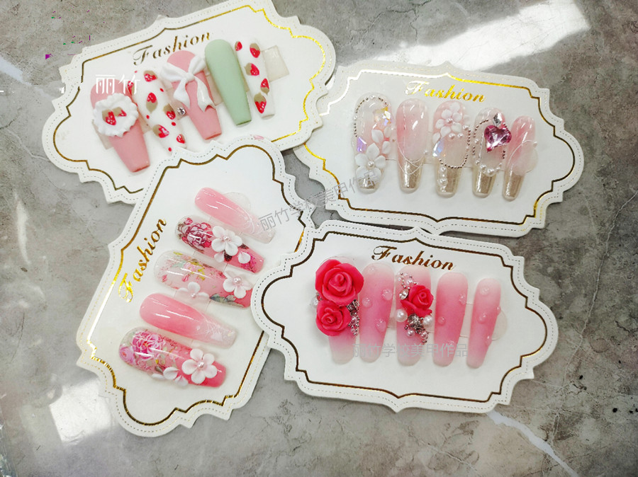 雕花美甲的注意事項(xiàng)，廣西美甲師學(xué)校分享