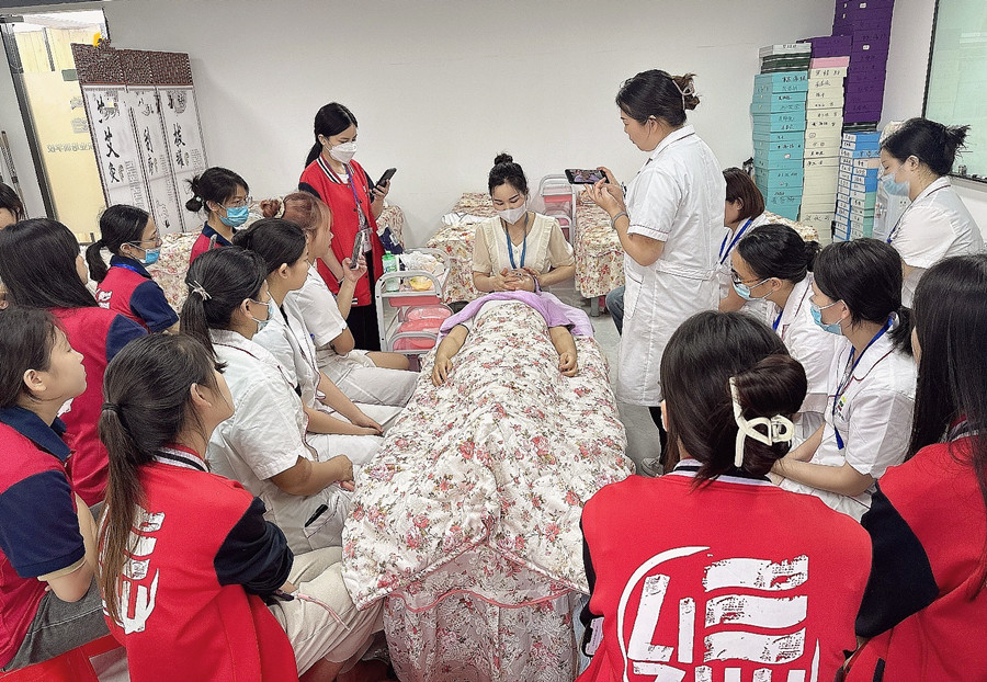 夏季面部如何緊急補水？廣西學面部護膚教學