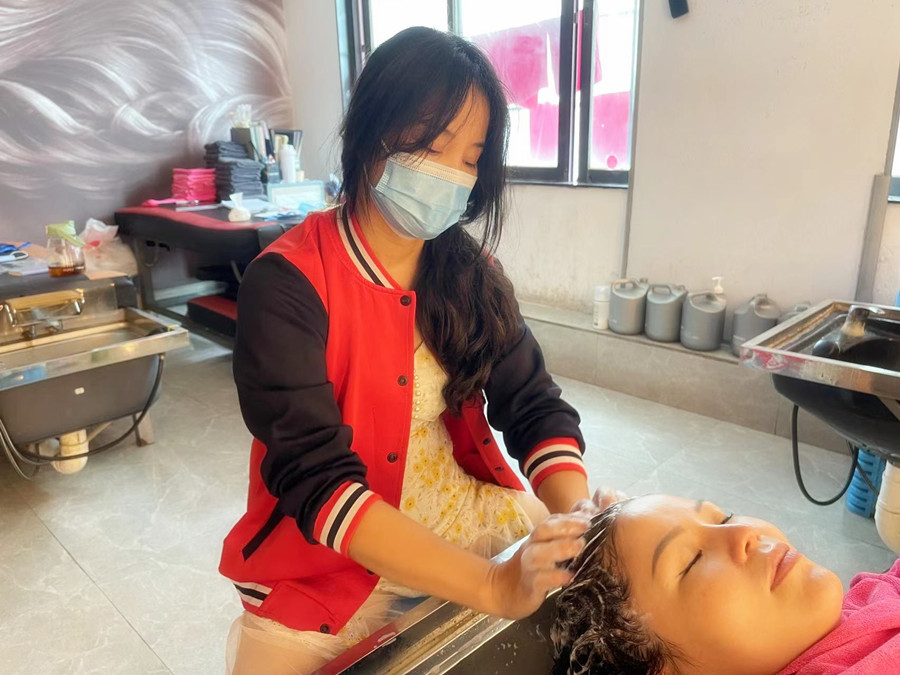 零基礎學美發(fā)學員感言：感謝麗竹給予免費學習的機會