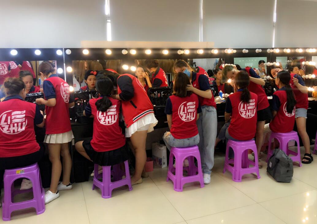 南寧化妝課堂：想要升班？先過考核