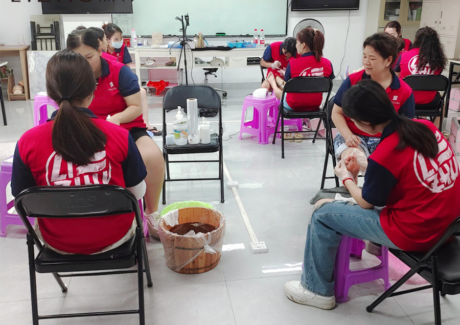 足部護(hù)理如何操作？南寧美甲學(xué)校排名課程