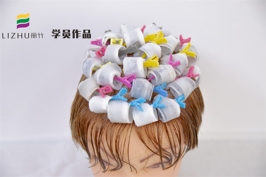 廣西燙發(fā)造型學(xué)校作品：錫紙燙、定位燙，包租婆卷筒造型