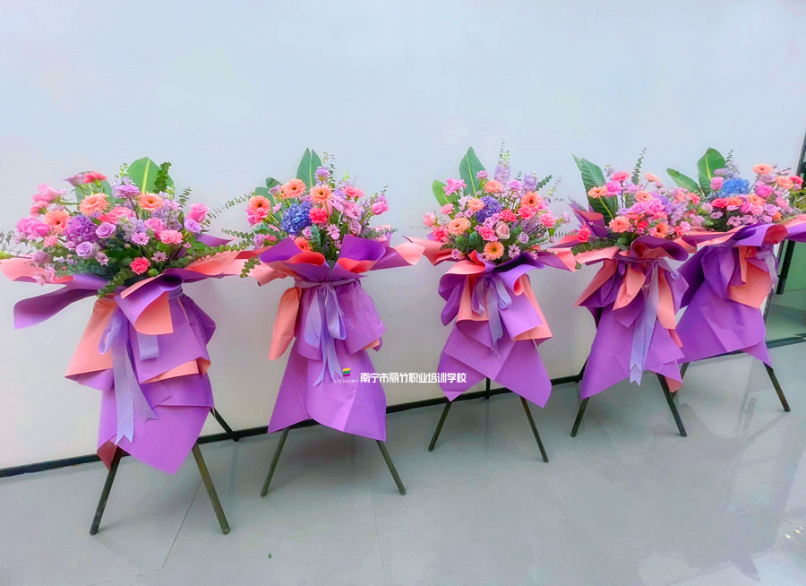 南寧花藝是培訓作品：網紅開業(yè)花籃