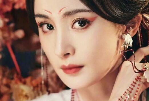 《狐妖小紅娘》眼妝教程，廣西化妝時(shí)尚培訓(xùn)