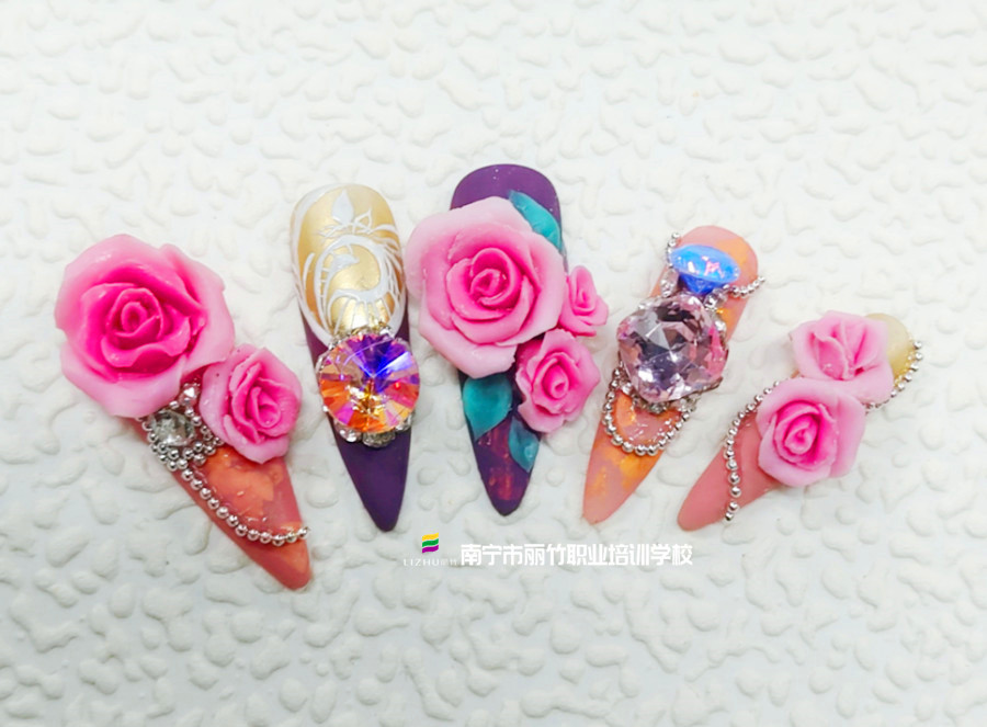 雙色玫瑰雕花，廣西美甲師培訓(xùn)作品