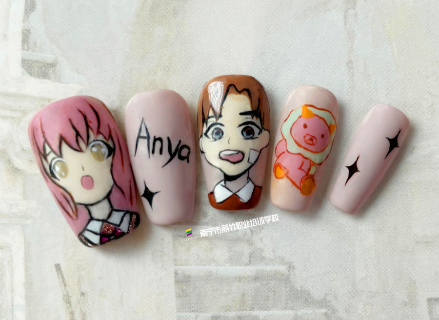 卡通動漫美甲，南寧學(xué)美甲款式