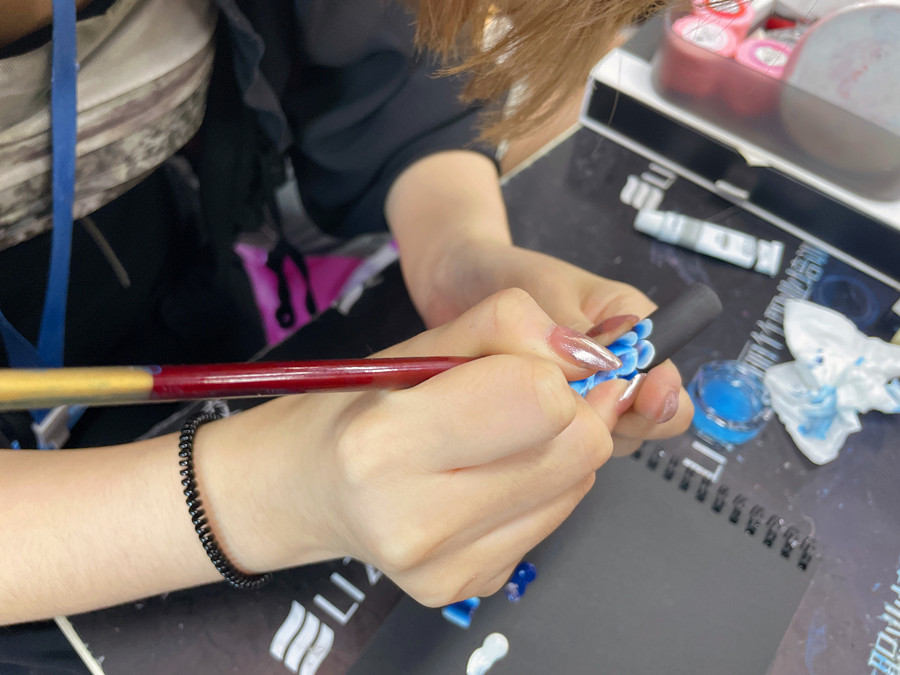 美甲排筆彩繪技巧，廣西美甲培訓(xùn)