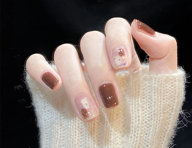 極簡風(fēng)美甲，廣西美甲培訓(xùn)中心推薦