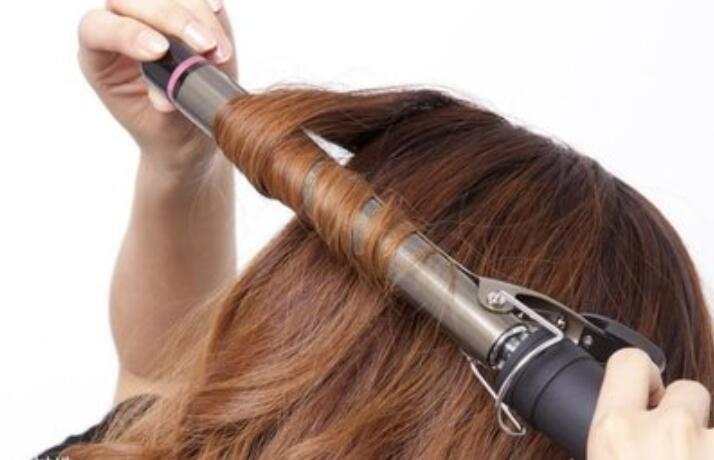 卷發(fā)器的選擇標準，南寧美發(fā)學(xué)習(xí)