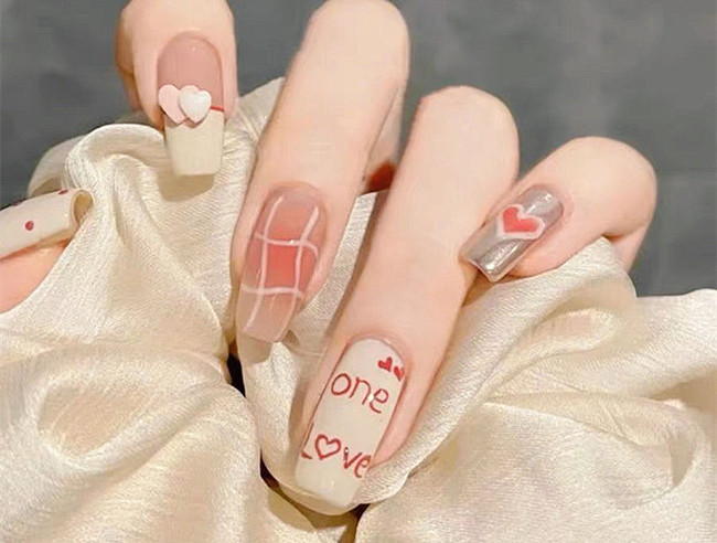 糖果色法式美甲，南寧培訓(xùn)美甲師推薦