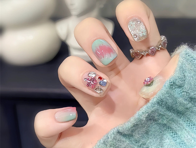 適合短圓甲的秋冬氛圍美甲，南寧美甲推薦