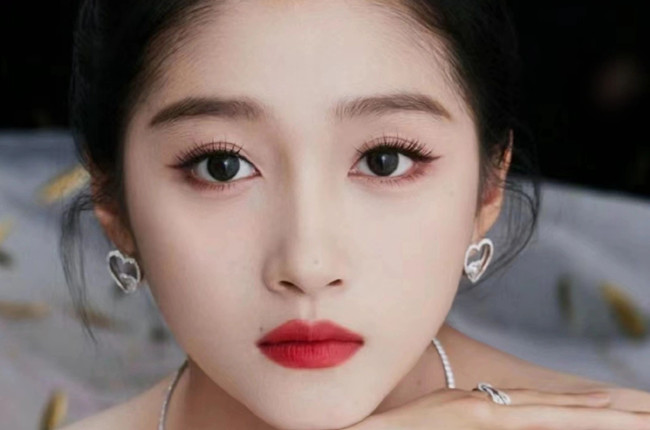 關(guān)曉彤國風百花眼妝，南寧教化妝