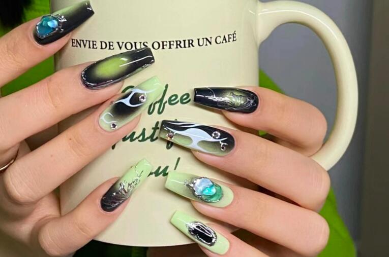 Y2k千禧辣妹長款美甲，南寧美甲網(wǎng)紅造型培訓(xùn)