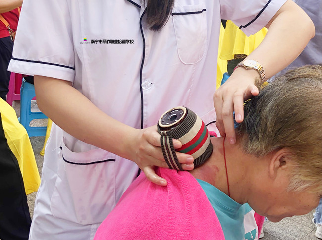 冬季艾灸為什么好？南寧美甲造型培訓（麗竹美甲培訓學校）課程介紹：