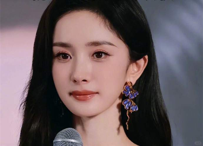 楊冪溫柔仙氣眼部妝容，南寧明星化妝學(xué)校分享