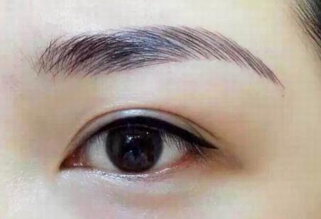 為什么眉毛和美瞳線要一起紋？南寧紋繡造型學(xué)校解析