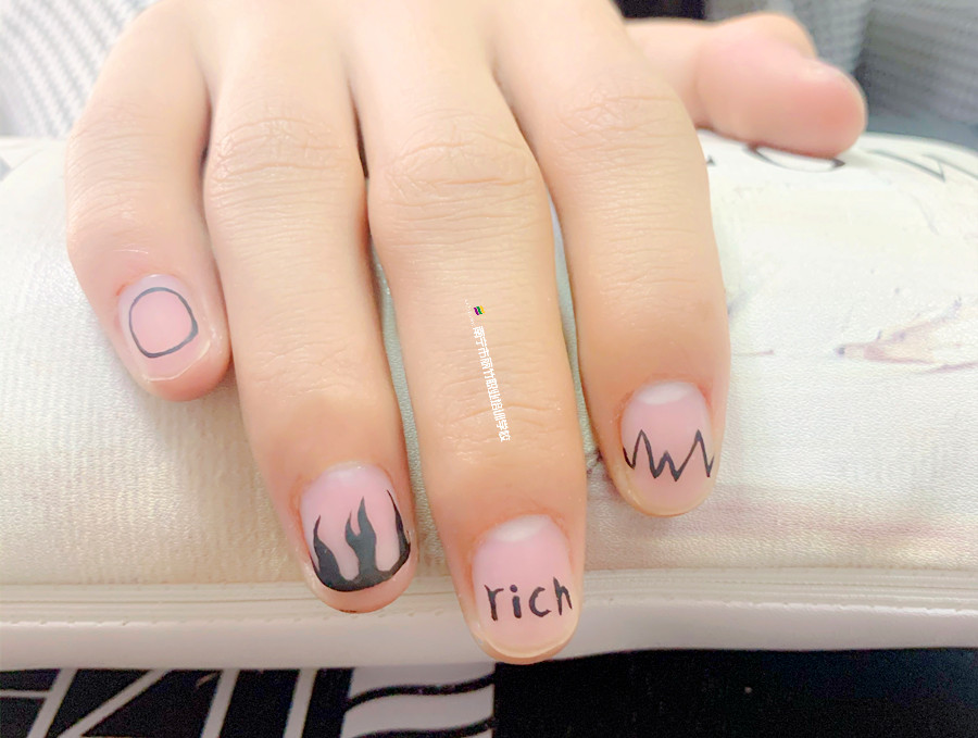 廣西美甲基礎教學：短甲美甲如何包邊？