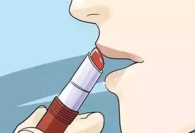 嘴唇干裂起皮的原因，南寧美容護(hù)膚養(yǎng)顏教程