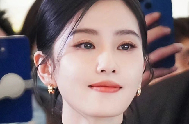 劉詩(shī)詩(shī)黑天鵝日常淡妝，廣西化妝彩妝專業(yè)分享