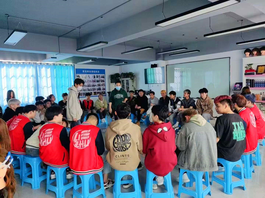 為什么他們都選廣西美發(fā)職業(yè)學校？