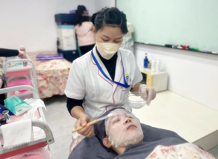 日?；A面部護理手法，廣西皮膚管理培訓