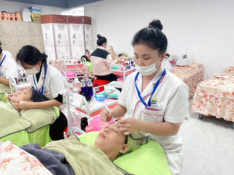 ?學(xué)美容心得體會(huì)：選擇麗竹，把握成功