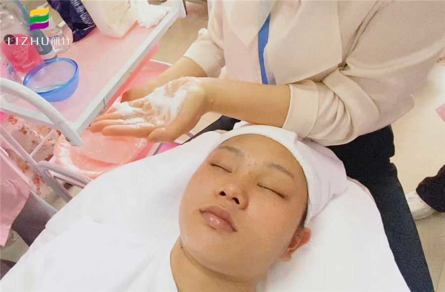 專業(yè)卸妝攻略，南寧美容護(hù)膚