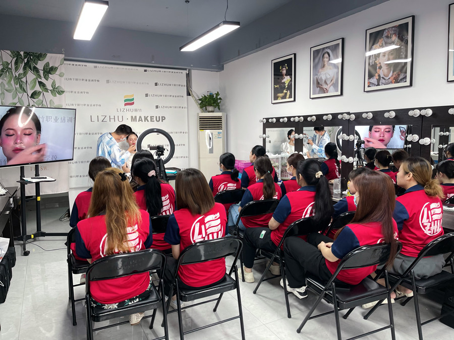 化妝如何省錢的方法，南寧化妝職業(yè)培訓(xùn)