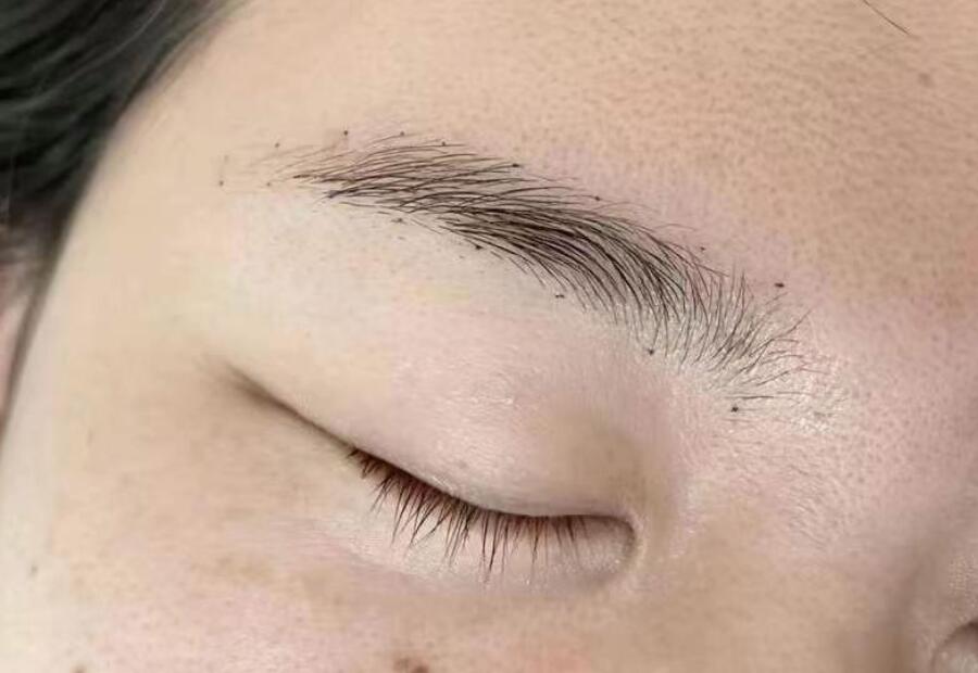 紋眉操作過程技巧，南寧紋繡學(xué)校排名總結(jié)分享