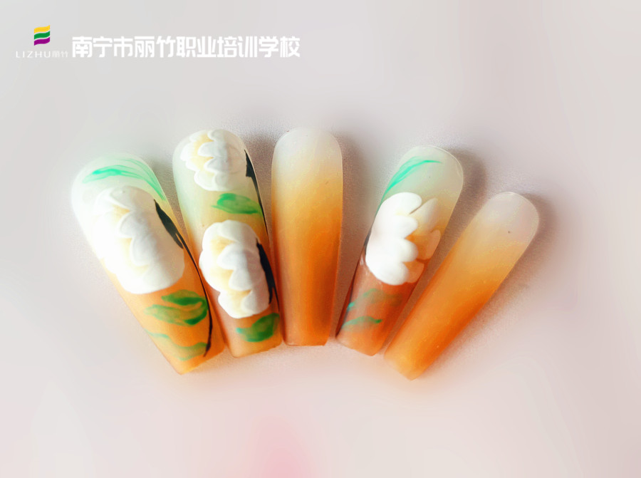 春日彩繪美甲，南寧美甲短期培訓(xùn)作品