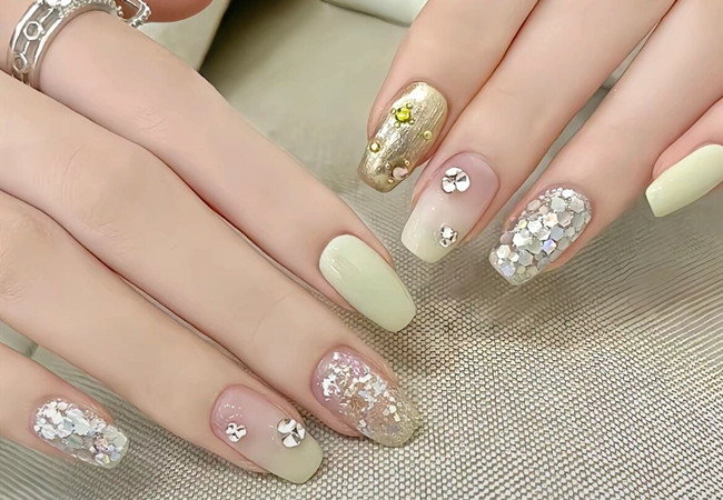 春季彩色美甲，廣西美甲店學徒推薦款