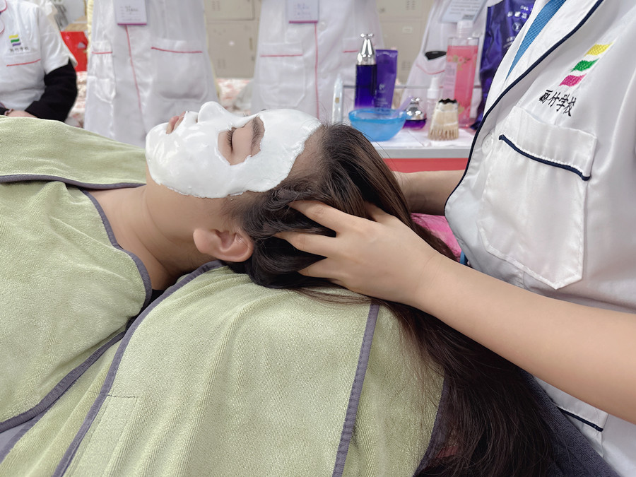 中藥面膜的好處，南寧美容護膚養(yǎng)顏培訓(xùn)