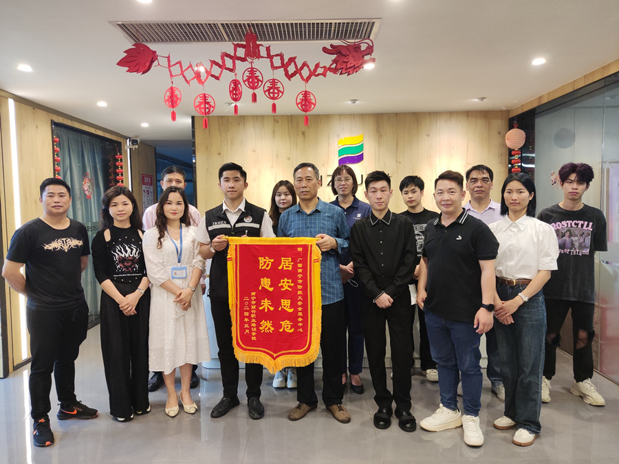 麗竹學(xué)校組織全體師生開(kāi)展校園消防安全培訓(xùn)演練