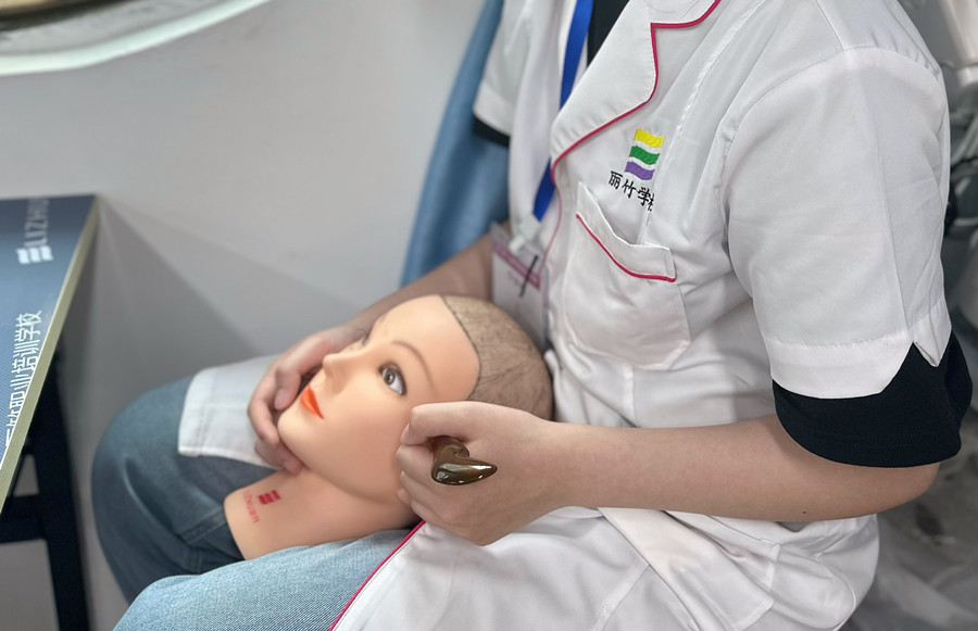 眼部刮(sha)痧后續(xù)護(hù)理，零基礎(chǔ)美容培訓(xùn)