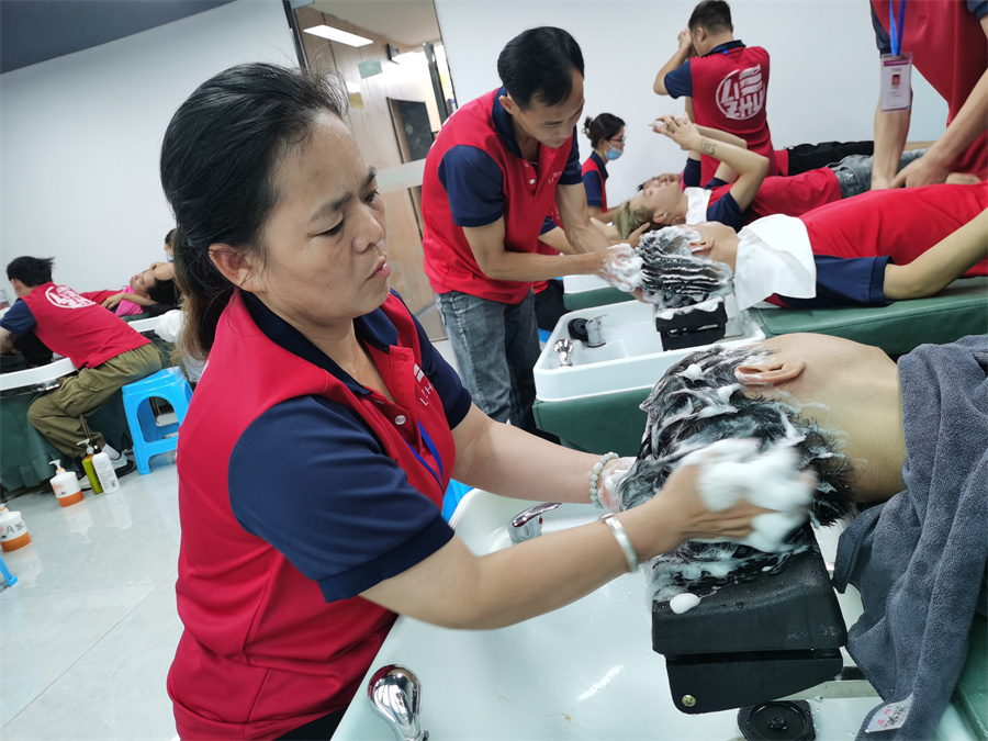 美發(fā)洗護的流程，廣西專業(yè)洗護班課堂實況