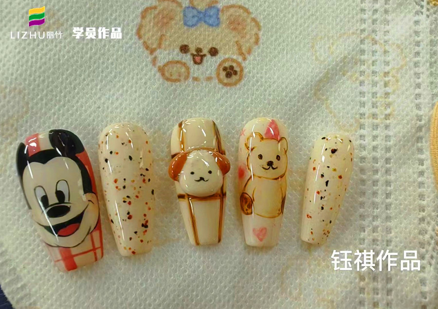 卡通立體浮雕&手工蝴蝶結(jié)美甲，南寧美甲造型進修作品